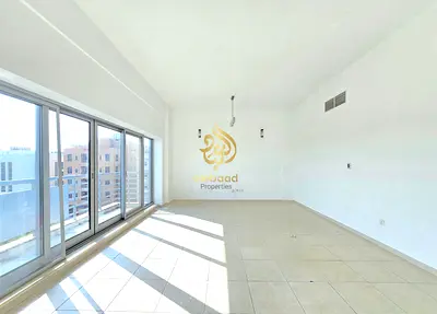 Closest to Metro !• Big size 3bhk + Store/ Landry •Book Now!