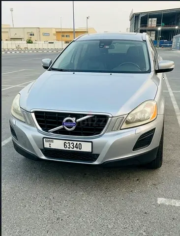 Volvo XC60: Meticulously Maintained  Lady Driven