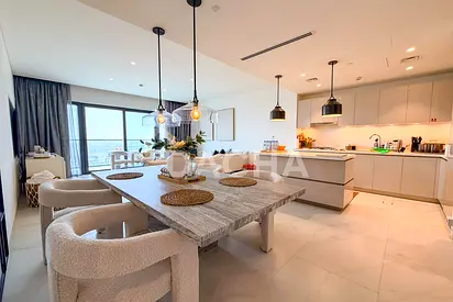 Corner | Peaceful Villa View | FREE HOME INTERNET