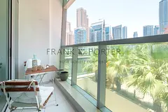 Cozy 1BR with Rooftop Pool in Dubai Marina | Ideal for Mid-Term Rental, Monthly &amp; Weekely Stays 