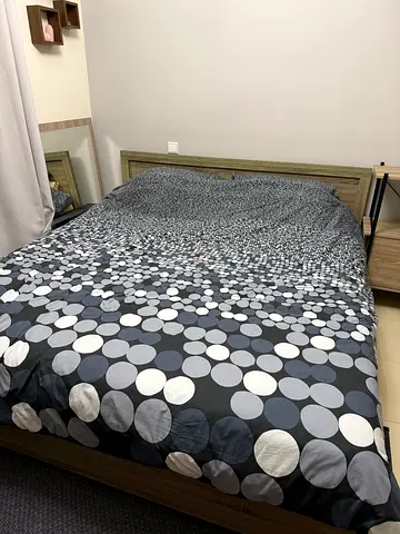 Stylish King Size Bed with Modern Design