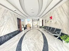Very spacious luxury 3Bhk with balcony open view waderobe master bedroom parking only jest 75k