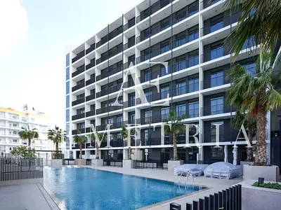 Panoramic Lake View l High Floor l Huge Balcony
