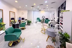 Prime Retail | Roundabout Facing | High Visibility