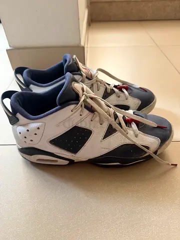 Air Jordan 6 Sneakers in Good Condition