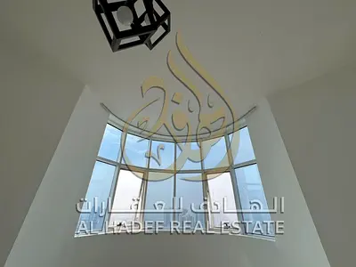 شقة غرفة وصالة ذكية للإيجار في المجاز 3 بالشارقة بإطلالة مباشرة على البحر مع جيم ومسبح وموقف سيارات مجاني