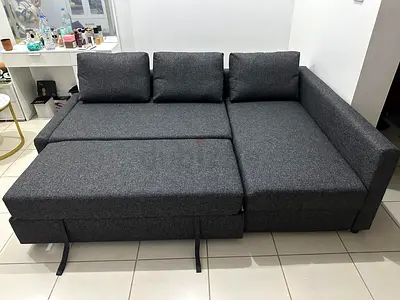 Spacious seating, comfortable sleeping area, and dual-side fitting for any room layout. Affordable