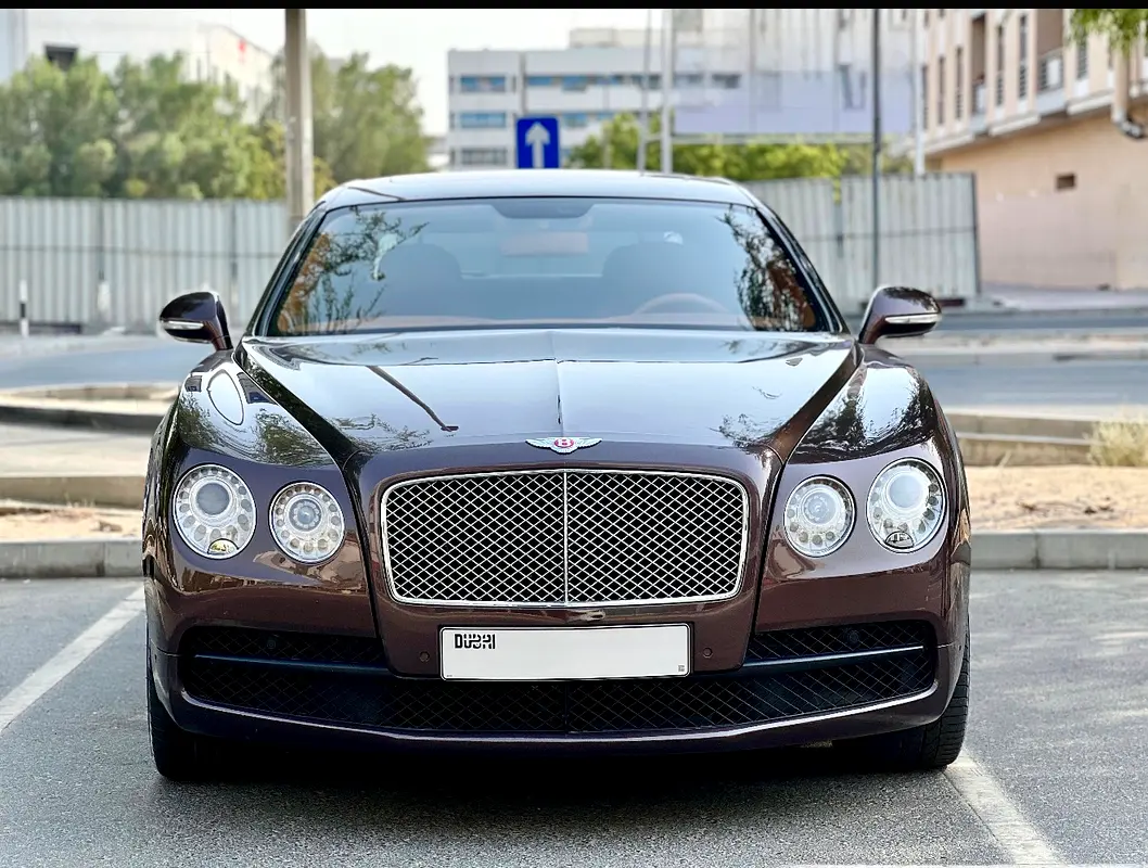 Bentley Flying Spur 2015 — photo 1 of 9
