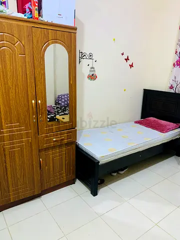 Executive bachelor bed space available in shabia 10