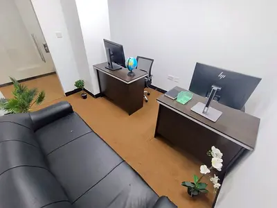 Beautiful office with Bank account assistance |Free Amenities