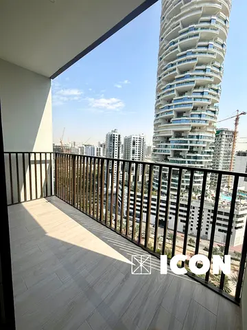 غرفة نوم واحدة في الطابق العلوي | إطلالات لوما بارك | شرفة وإطلالة على أفق المدينة