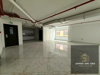طابق تجاري كامل اول ساكن بمساحة كبيرة بالمويهات 3 بالقرب من شارع الشيخ محمد بن زايد