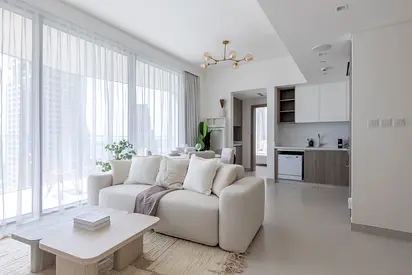 Marina & skyline views | Expansive balcony