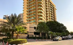 Distress Extra Large Furnished Studio