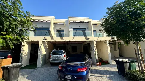 Elegant 4 Bedroom Townhouse | Two Floors | Community Living