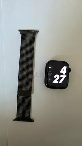 Apple Watch Series7 with Milanese Loop Band