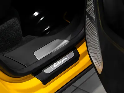 صورة مصغرة 8 لـ 2024 Lamborghini URUS