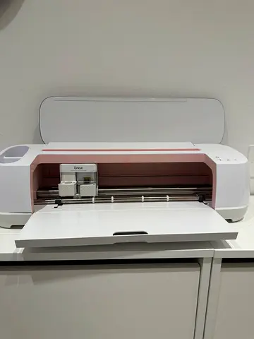 Cricut Maker Machine for Precision Cutting