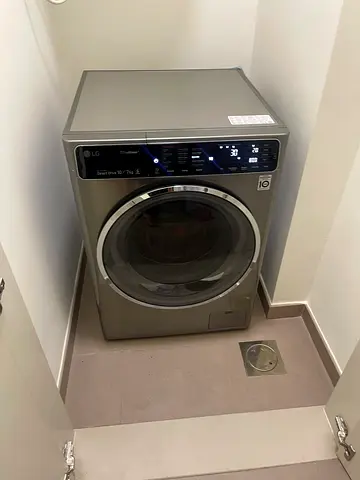 LG Combo washer dryer like new perfect working 10kg washer with dryer 7 kg