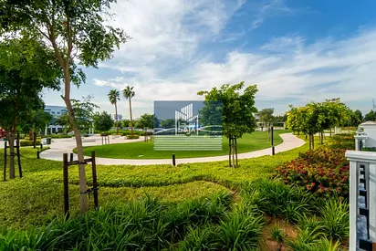 PRIME LOCATION | AMAZING VIEW | FACING MAIN PARK