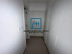 3 bedrooms middle townhouse for rent.