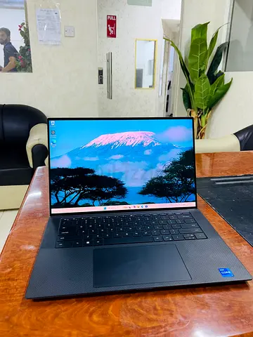 Dell Precision 5570 15.6 Workstation (2022 Model) Intel 12th Gen i7-12700H(14-Core) 512GB SSD 16GB