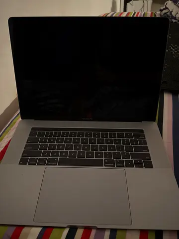 MacBook Pro 2019 512 gb with Touch Bar