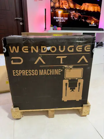 Wendougee Data Espresso Machine - Brand New and Unused (black Rose gold ) tank only