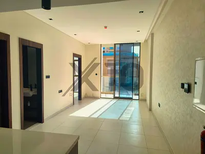 Semi-furnished 2BR | Vacant | Community View