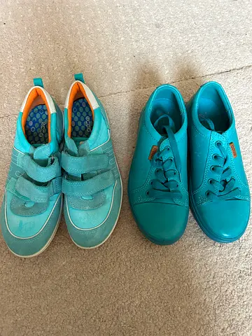 Girls shoes. New. S33