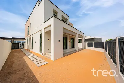 Exclusive | Corner Plot | Across Pool