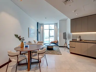 Fully Furnished l Stylish Unit l Great Amenities