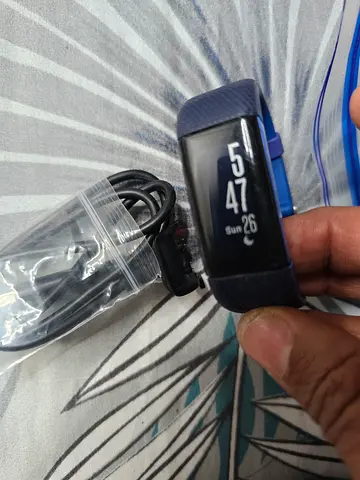 Garmin Vívosmart HR+ Fitness Tracker – GPS-Enabled, Heart Rate Monitor on Wrist, Smart Notification