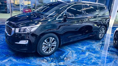 كيا كرنفال 2020 خليجي نظيفة جدا بحالة وكالة