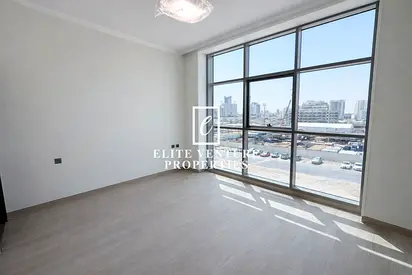 BRAND NEW+LAUNDRY | PRIME LOCATION