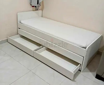 Slakt bed  with 2 Ikea mattresses and 2 storage drawers