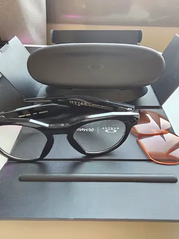 Okley meta HSTN glasses with extra