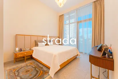 Upgraded | Double Height Ceilings | Bright