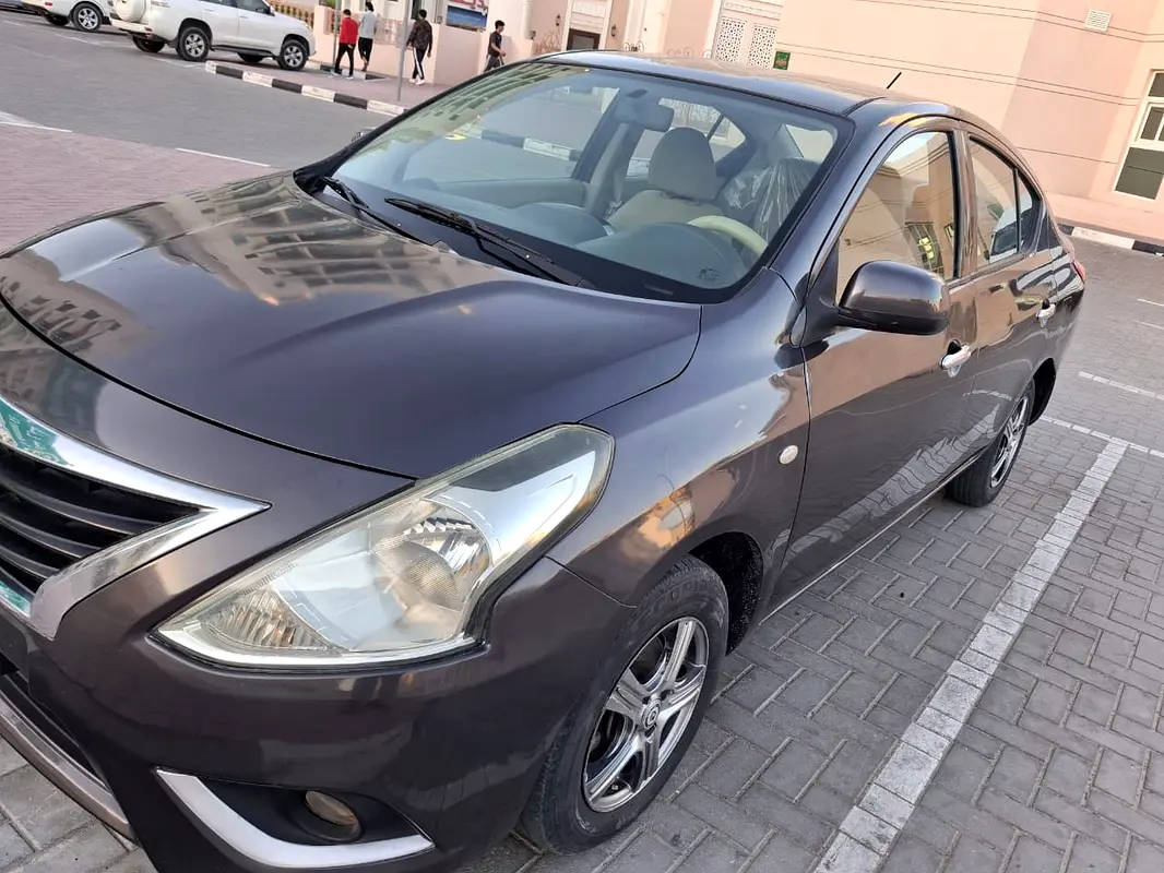 Nissan Sunny 2019 — photo 1 of 10