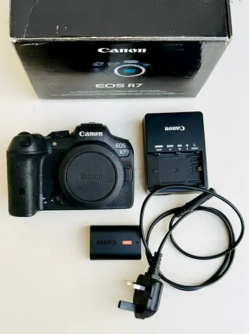 Canon EOS R7 – Excellent Condition (With Box  Accessories)