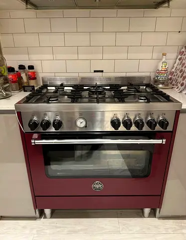Free delivery BERTAZZONI Stylish  Gas Range 90x60 cm- Excellent Condition