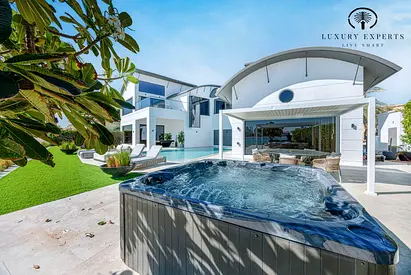 Renovated 7BR Villa I Pool I Beach I Marina