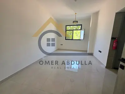 Modern layoutstudiowith side kitchen