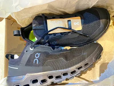 ON RUNNING SHOES FOR SALE SIZE 40