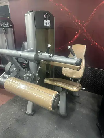 Commercial Gym Equipment - Strength Training Machine