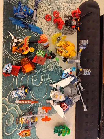 LEGO NEXO KNIGHTS MINI FIGURES
