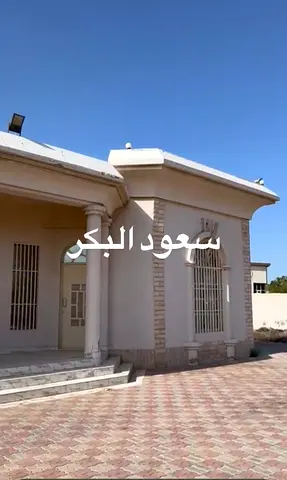 فيلا للبيع في الظيت الجنوبي موقع مميز ومساحة واسعة