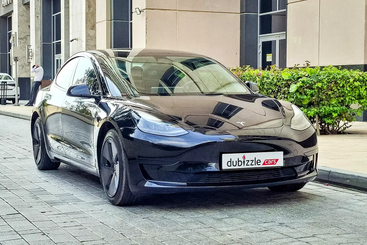 Tesla Model 3 2023 — photo 1 of 15