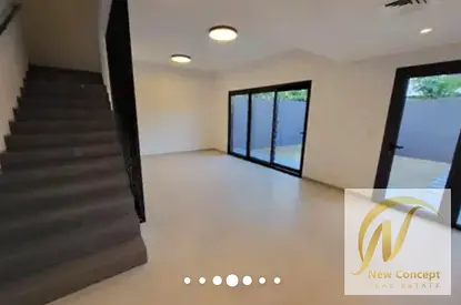 15 MIN TO UNIVERSTY\ AIRPORT | Spacious, Move-In Ready TH | Resale | FULLY FURNISHED
