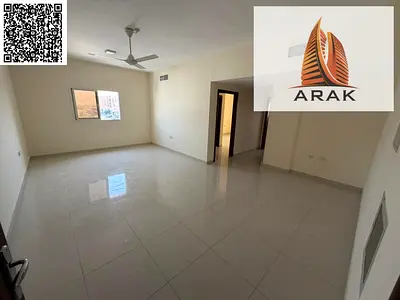 متاح للإيجار السنوي شقة مميزة في المويهات 3، بموقع استراتيجي قريب من شارع الشيخ محمد بن زايد، مع مساحة كبيرة جداً